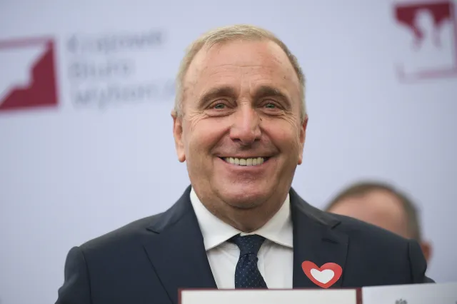 Schetyna: Każdy punkt ustawy wiatrakowej będzie poddany debacie