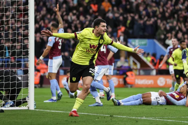 Aston Villa wygrywa bez Casha. Manchester United uległ beniaminkowi [WIDEO]