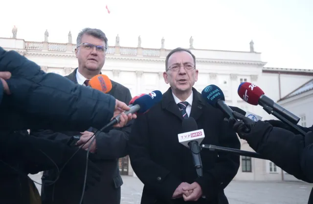 Kamiński i Wąsik są więźniami politycznymi? Ekspert Helsińskiej Fundacji Praw Człowieka wyjaśnia