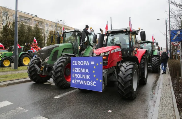 Skandal z flagą ZSRR i banerem. Prokuratura wszczęła śledztwo