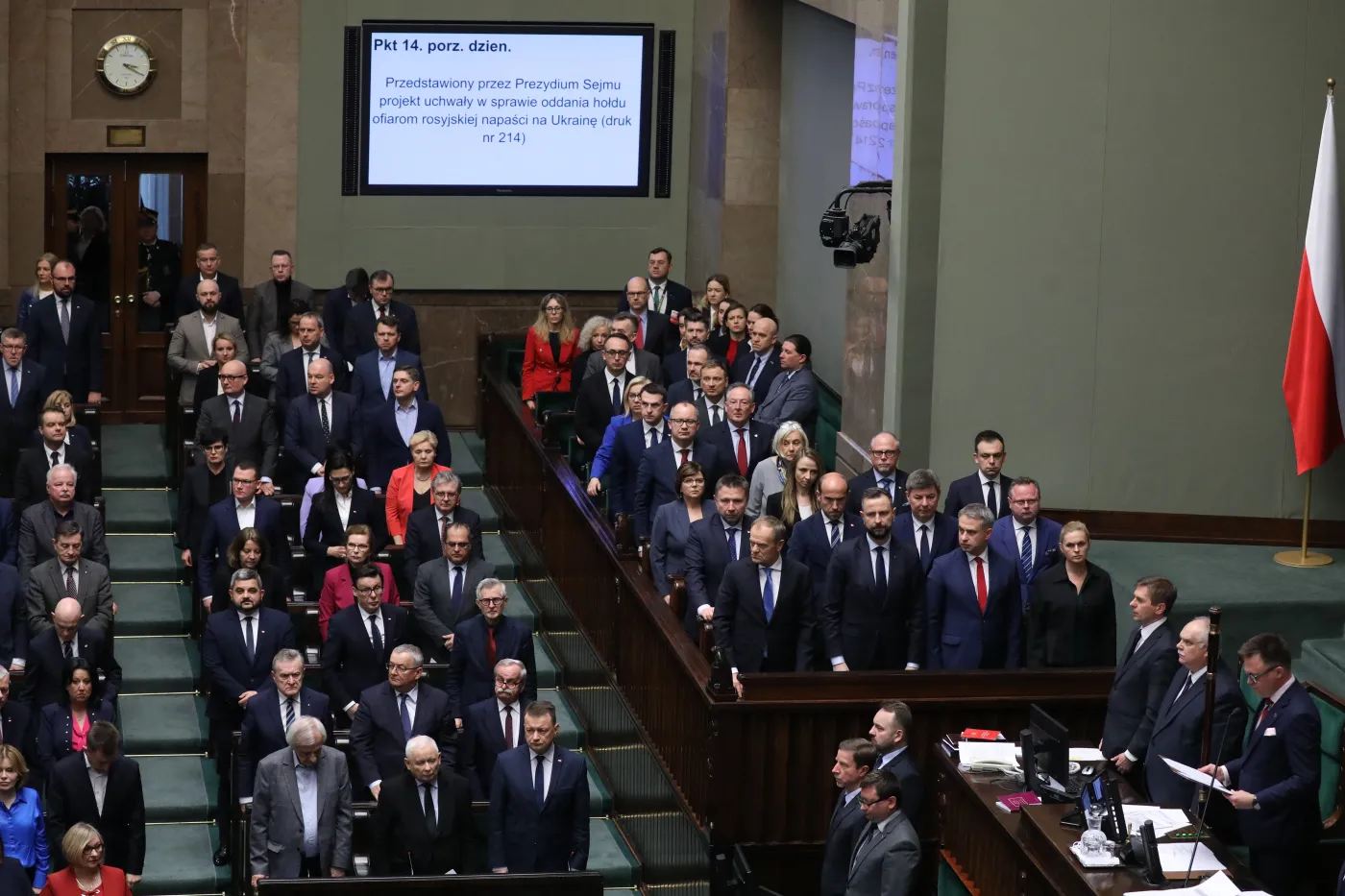 KO na fali, PiS w trendzie spadkowym. Najnowszy sondaż