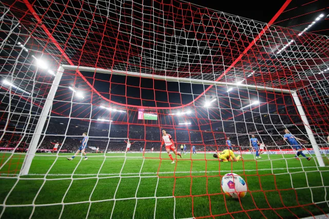Bayern przerwał serię porażek. Harry Kane strzelił 27. gola [WIDEO]