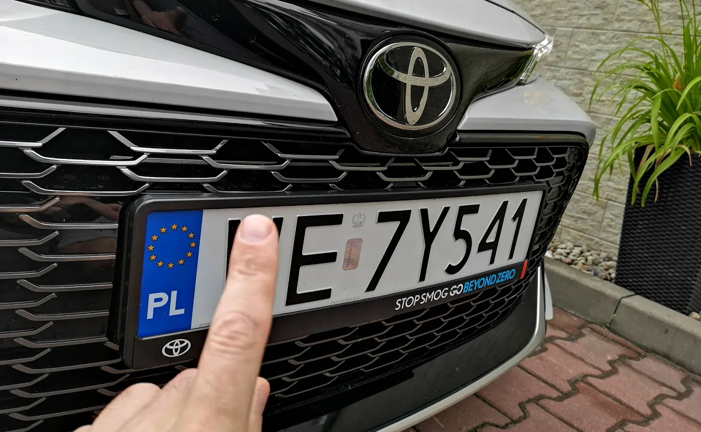 Zgubiona lub skradziona tablica rejestracyjna. Co robić w takiej sytuacji?