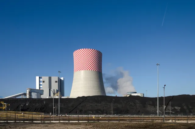 Posłowie PO zorganizowali konferencję ws. problemów w elektrowni w Jaworznie. Doszło do awantury