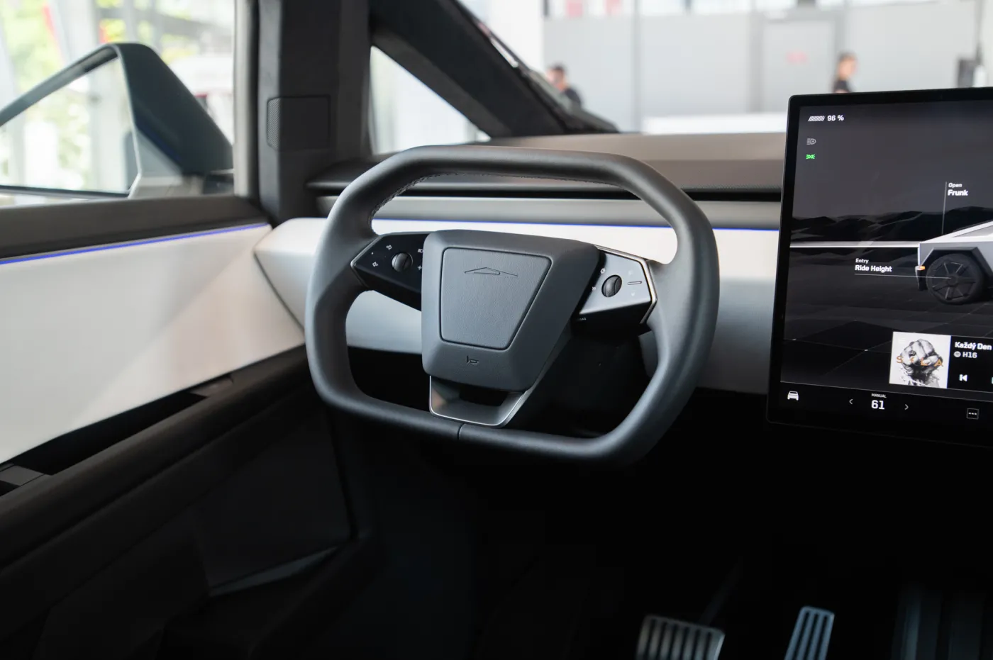 Tesla Cybertruck w Warszawie