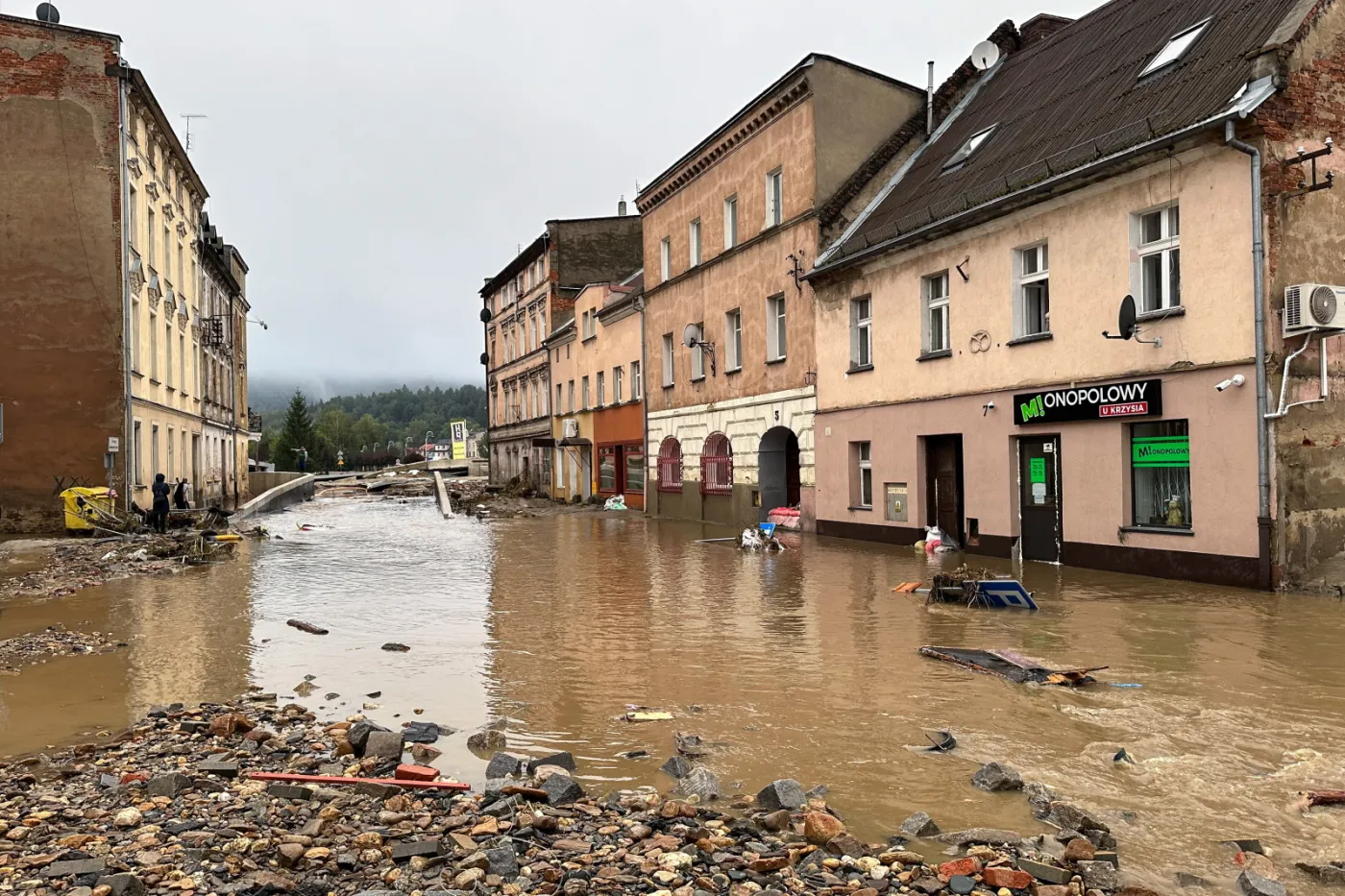 Jak przygotować się na powodzie? Oto, co musisz wiedzieć [PORADNIK]