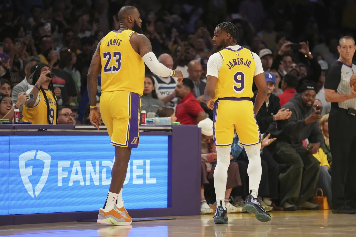 LeBron James z synem przeszli do historii. To pierwszy taki duet w NBA