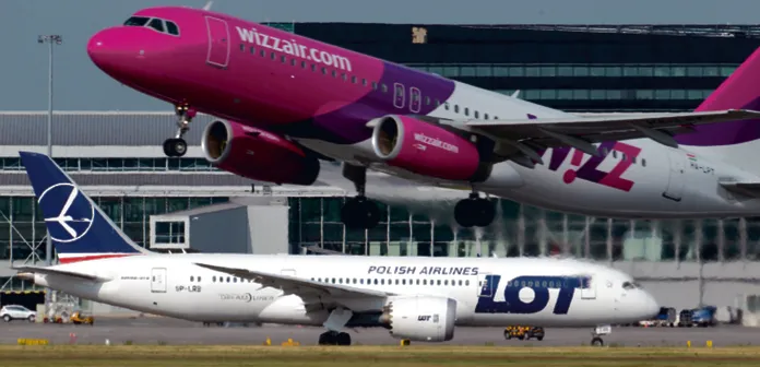 Cennik nie podoba się i linii Ryanair, i Wizz Air. A obie firmy bardzo rzadko mówią jednym głosem