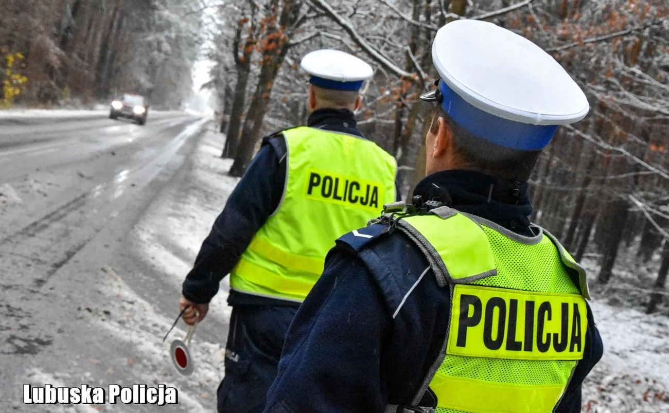 Policja kontroluje kierowców