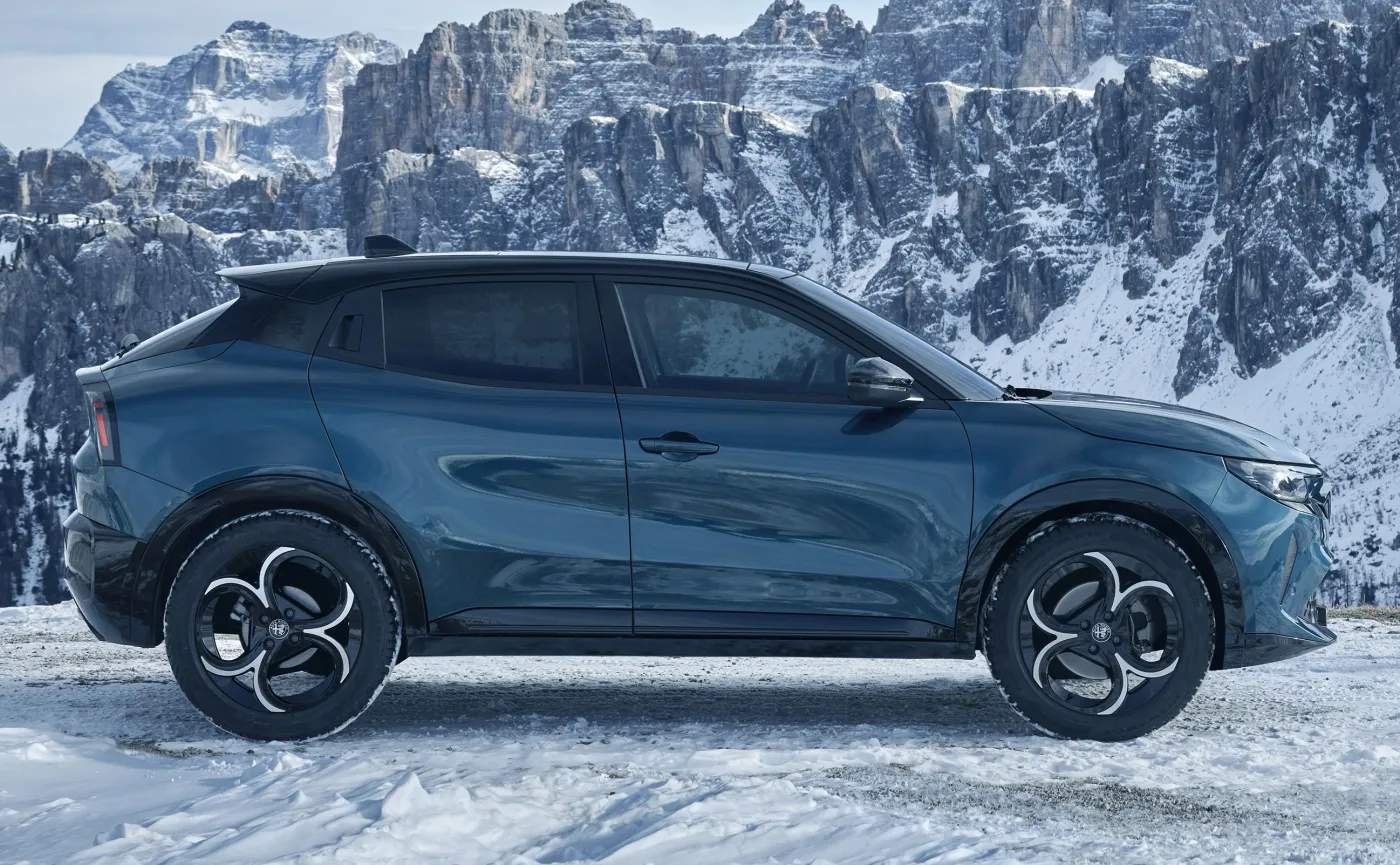 Alfa Romeo Junior Ibrida Q4