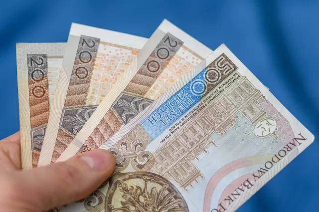 Mam 60 lat i 10 lat pracy. Jaką emeryturę z ZUS dostanę? Oto kwota