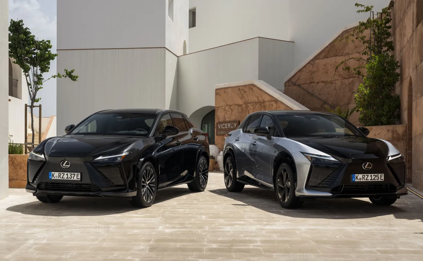 Nowy Lexus RZ 550e F SPORT
