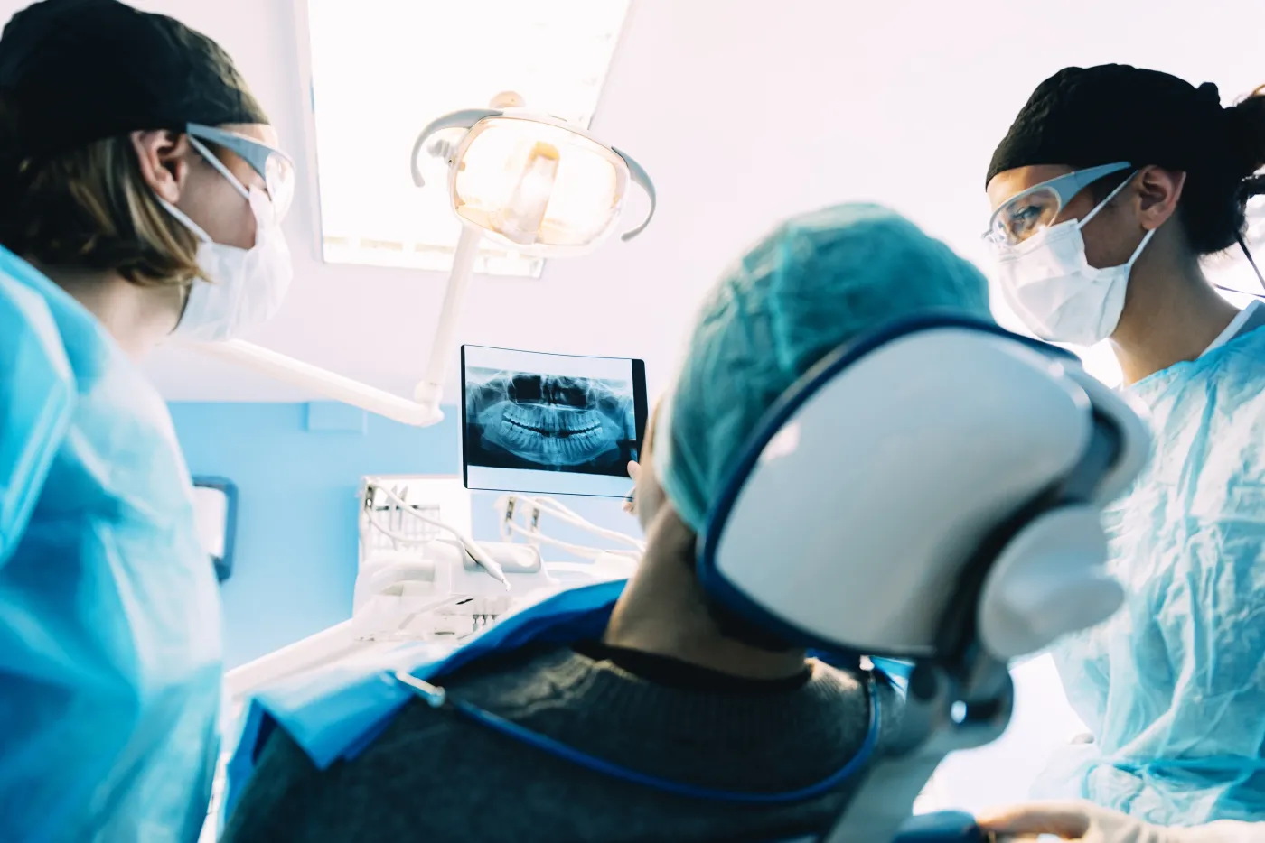 Leczenie kanałowe od 17 zł. Turystyka dentystyczna kwitnie. Gdzie Polacy jeżdżą leczyć zęby?