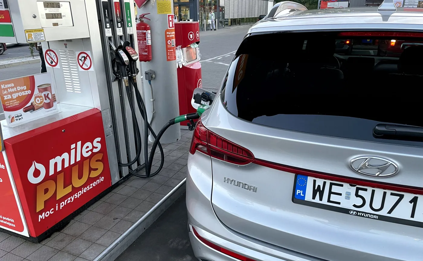 Benzyna - 11,06 zł/l, LPG - 6,40 zł/l, diesel - 12,31 zł/l. Zmiany dotkną każdego kierowcę/Ceny paliw pójdą w górę
