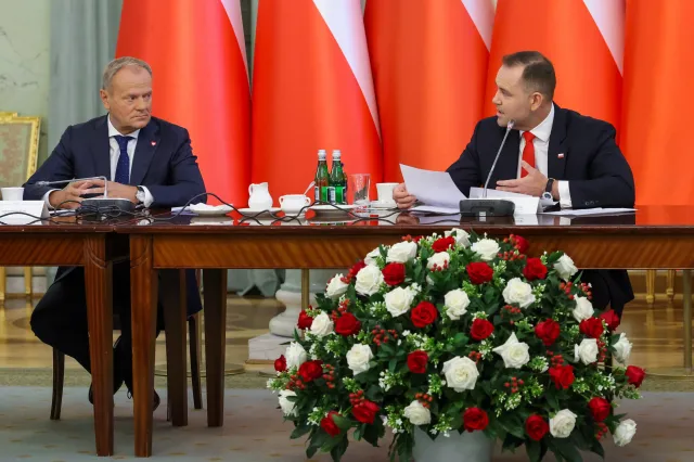 Program SAFE. Ekspert: Tusk zastawił pułapkę na PiS i prezydenta Nawrockiego