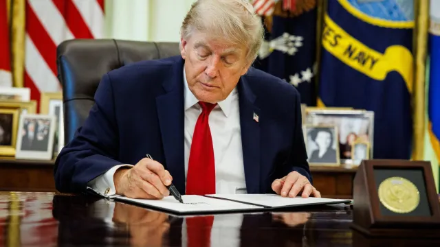 Trump znowu narzeka na NATO. "Wydajemy krocie i nie korzystamy. To absurdalne"