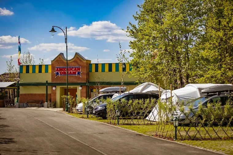energylandia, park rozrywki, kamping