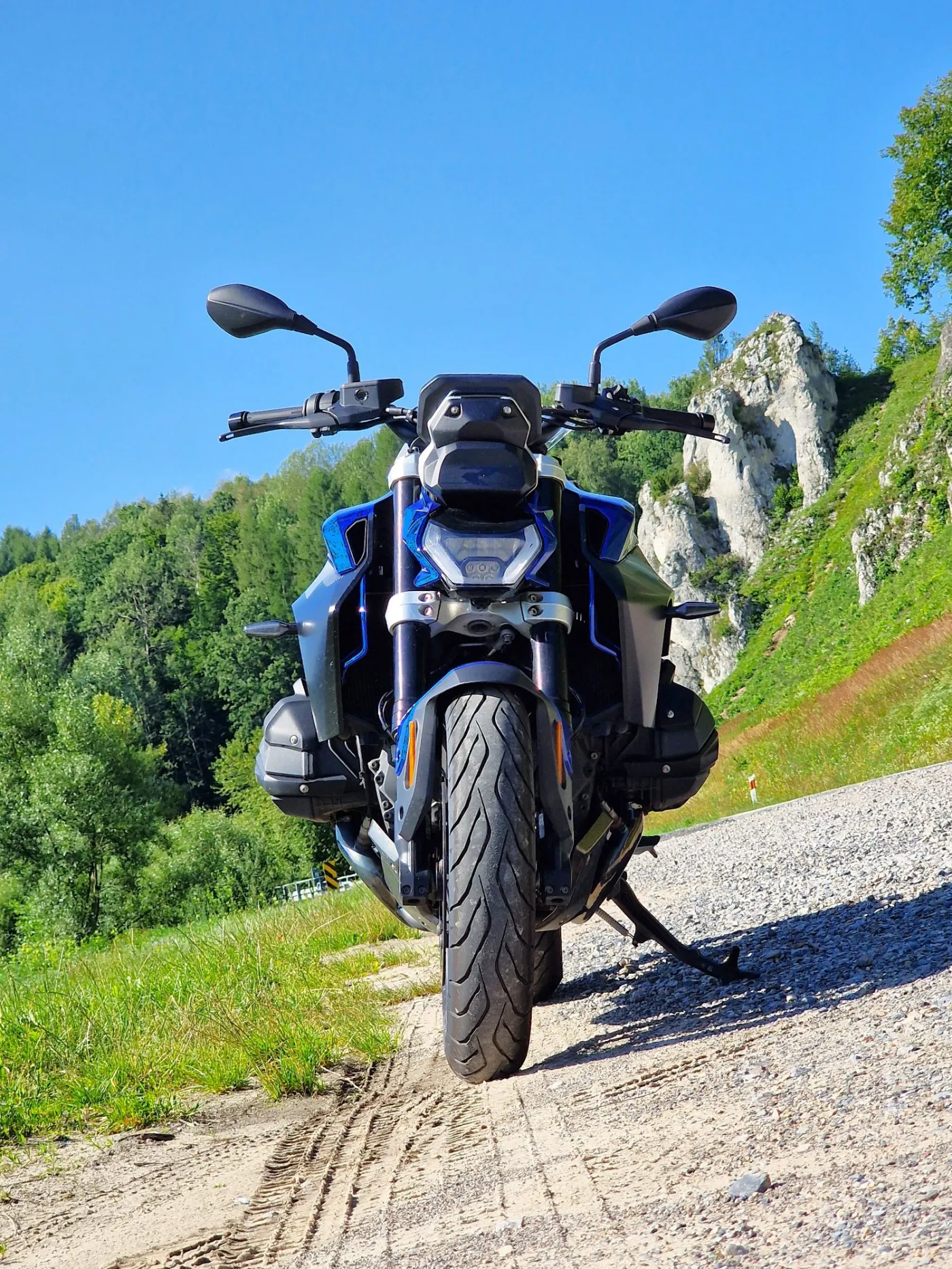 BMW R1300R - widok z przodu