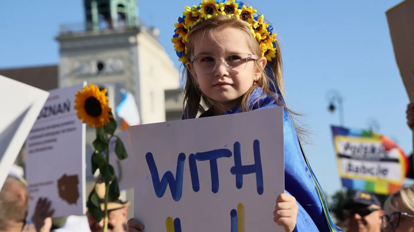 Manifestacja zorganizowana przez Komitet Obrony Demokracji w ramach akcji "Nie bądź obojętny" skierowanej przeciwko hejtowi wobec Ukraińców