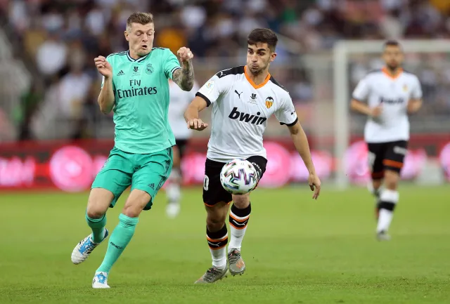 Kuriozalny gol. Kroos wykorzystał, że bramkarz "poszedł na spacer" [WIDEO]