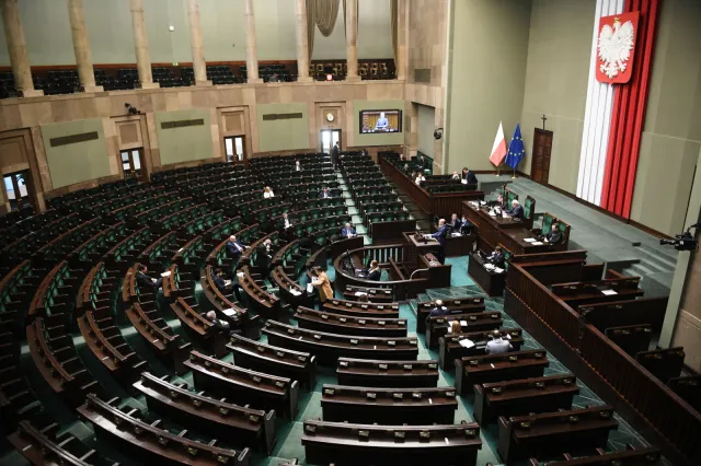 Rząd w Sejmie broni nowej "tarczy": Działania mają charakter wyprzedzający
