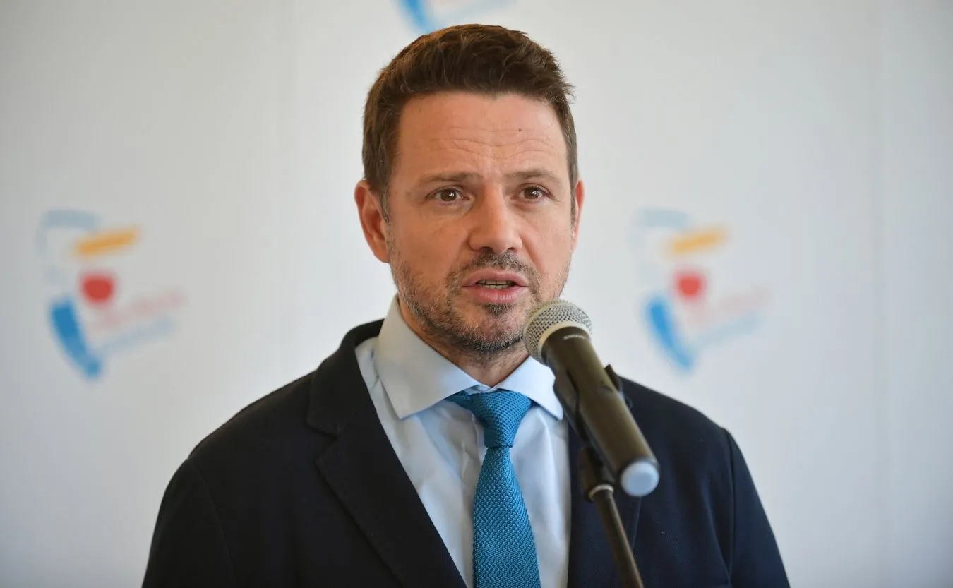 Trzaskowski: Czy ja mam ludziom wykręcać ręce, żeby ich dowieźć do komisji wyborczej?