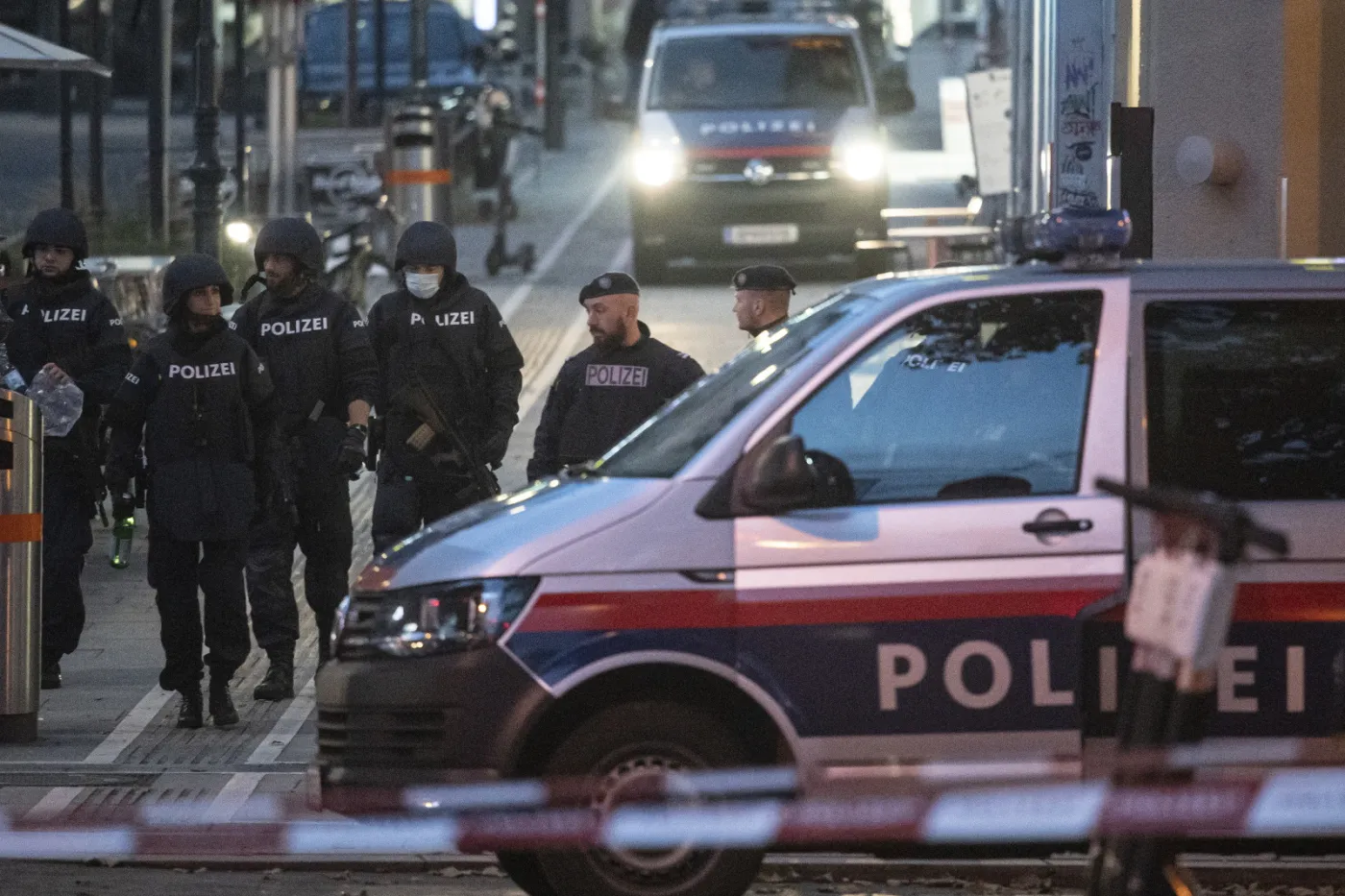 Atak w Wiedniu: Cztery osoby nie żyją. Zamachu dokonał zwolennik Państwa Islamskiego