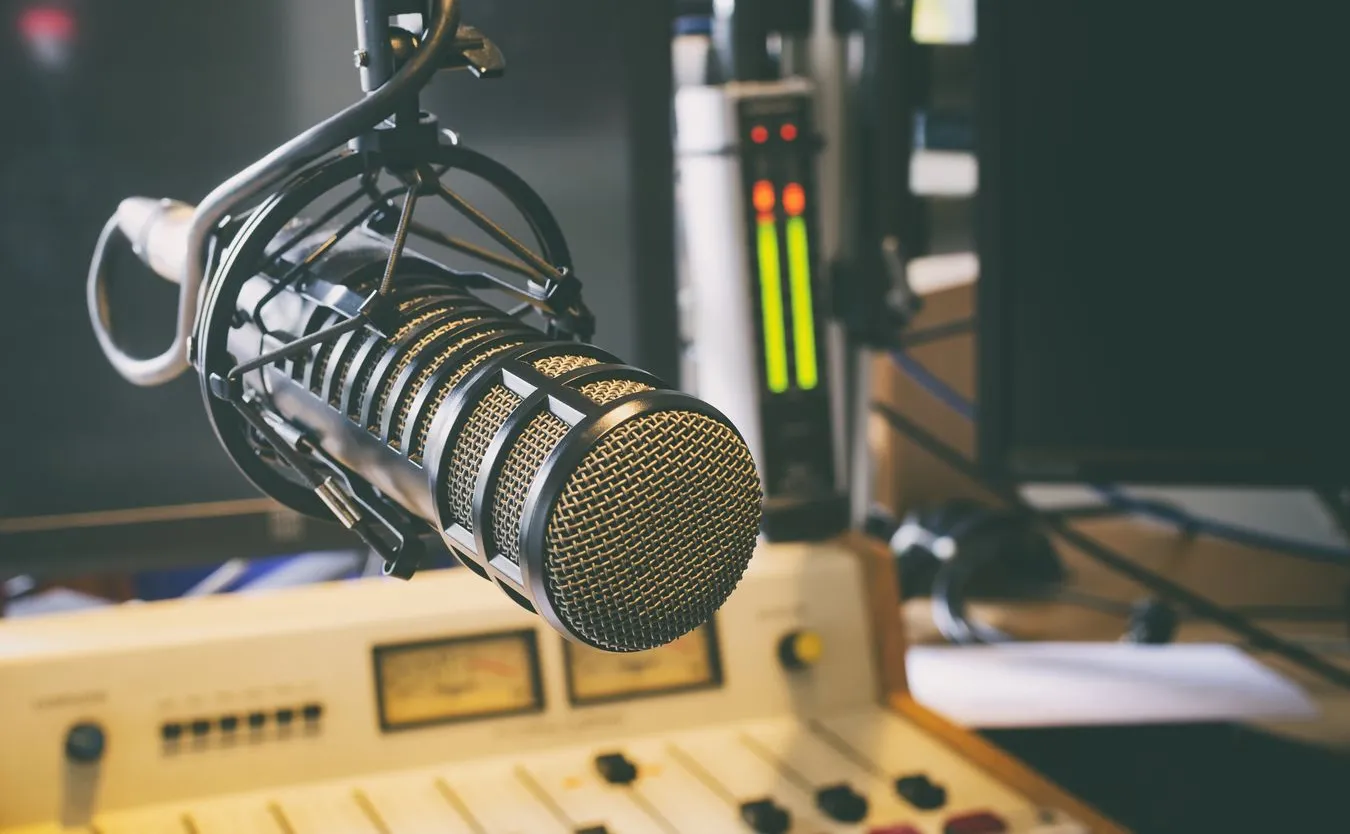 Gospodarz radiowego programu musi zapłacić ponad 4 mln dolarów rodzicom ofiary strzelaniny w USA