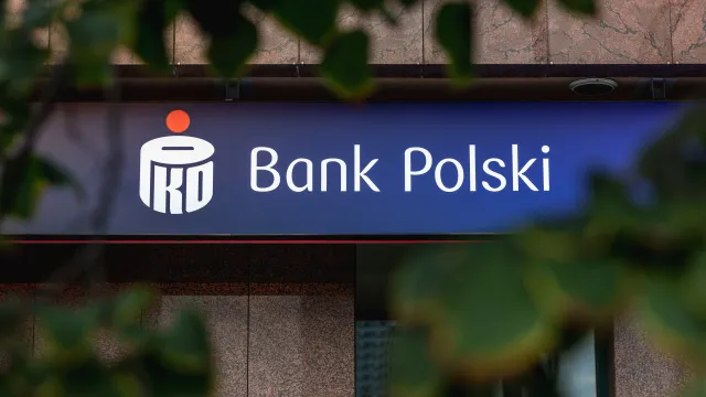 Największy bank w Polsce ze stratą. PKO BP podał wyniki za III kw.