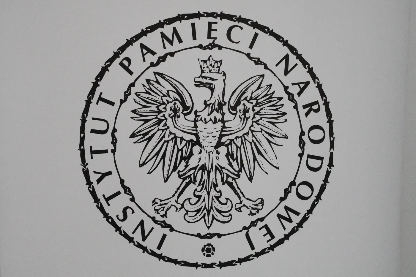 Polski teatr absurdu. Jak gang Olsena napadł na IPN