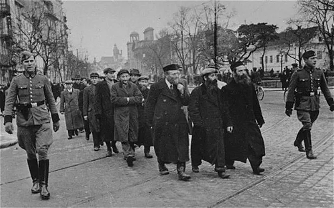 Dzika migracja to fatalny omen. O tym, jak władze III Rzeszy wygnały do Polski 17 tys. Żydów