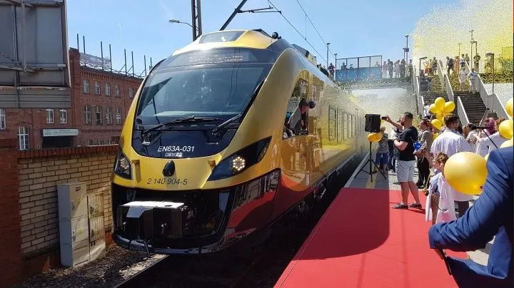 Złote Impulsy dla Pomorza Zachodniego. Region odebrał trzy pierwsze pojazdy od Newagu