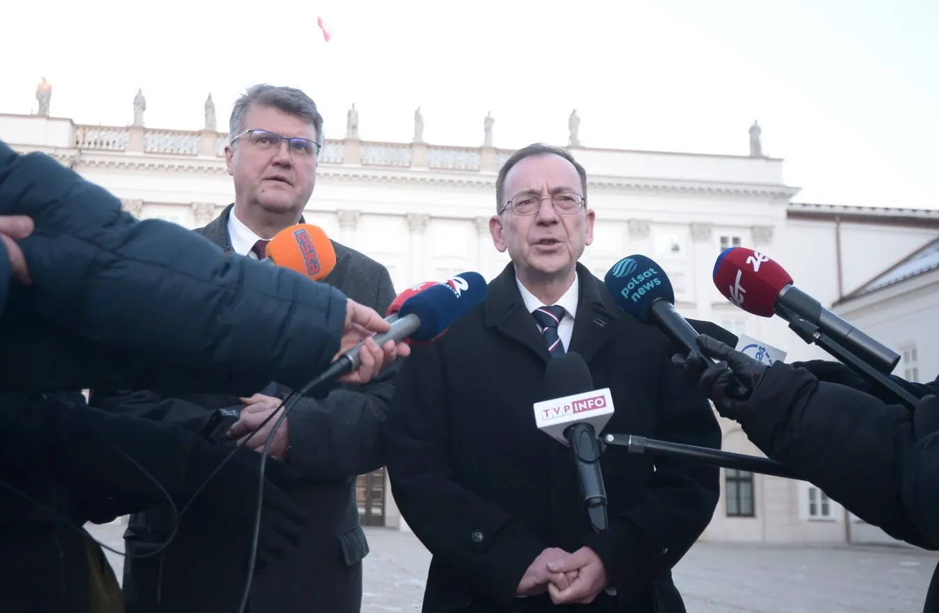 Większość Polaków uważa, że to PiS odpowiada za kryzys ws. Kamińskiego i Wąsika