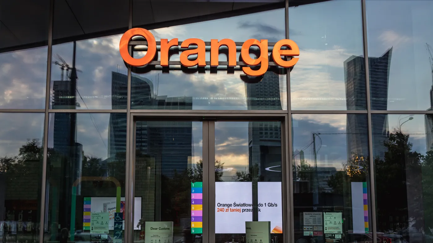 Orange Polska prognozuje stabilną lub rosnącą jednocyfrowo EBITDAaL w 2023 r.
