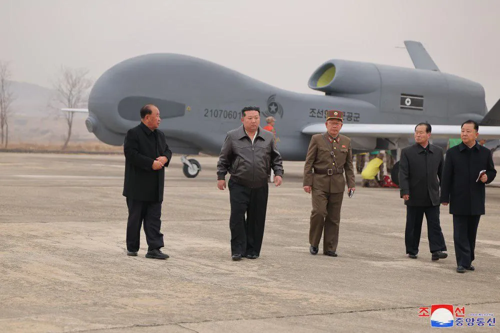 Korea Północna rozwija „oczy w niebie”. Pokazano nowego drona i samolot wczesnego ostrzegania