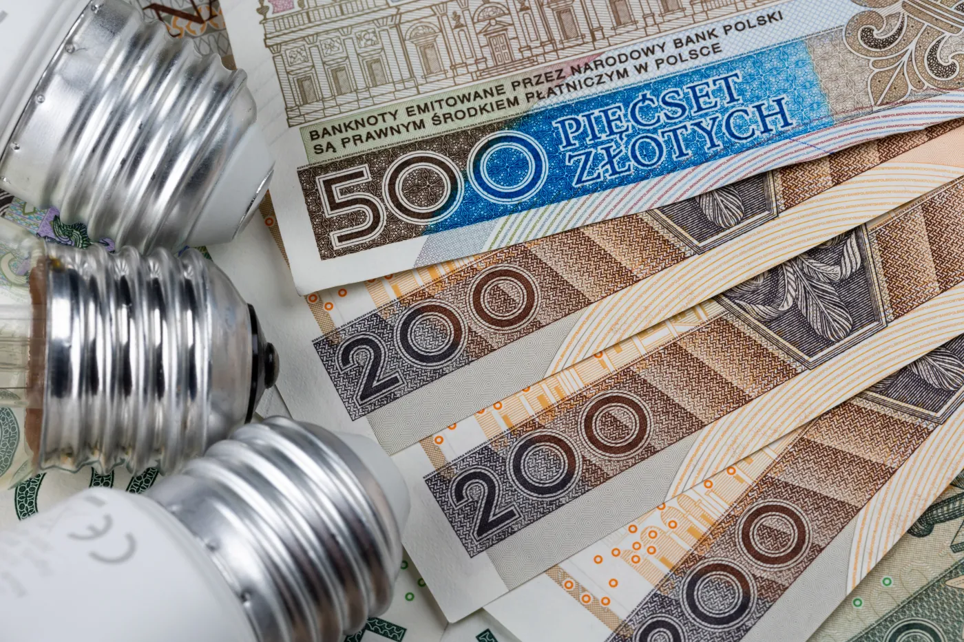 Ceny energii dla gospodarstw domowych. Minister finansów zabrał głos