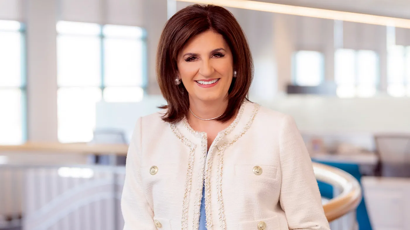 Wiele firm przeszacowuje możliwości AI i nie docenia ludzi. Rozmawiam o tym z FRANCINE KATSOUDAS, globalną wiceprezeską Cisco ds. ludzi, polityki i celu, która 13 października otworzyła w Krakowie Laboratorium AI. Gigant z San Jose zatrudnia już pod Wawelem 3 tys. specjalistów.