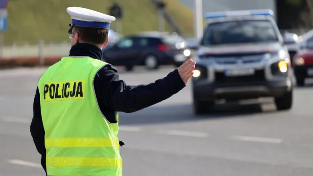 Za kilka dni policjanci zaczną to sprawdzać podczas kontroli drogowej. Mandat 300 zł i zatrzymanie dowodu rejestracyjnego