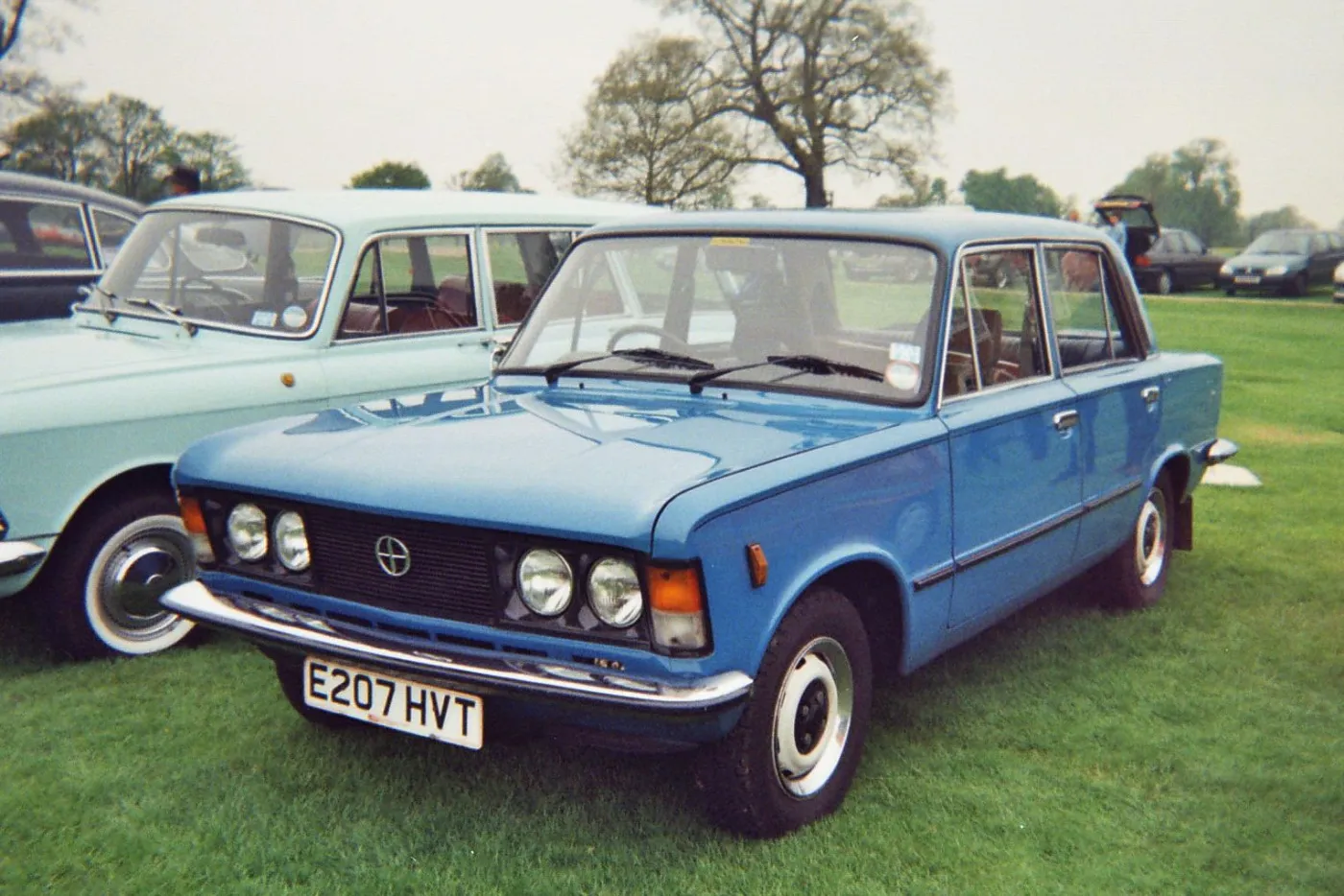 1477207-fiat-125p-z-kierownica-po-prawej.jpeg