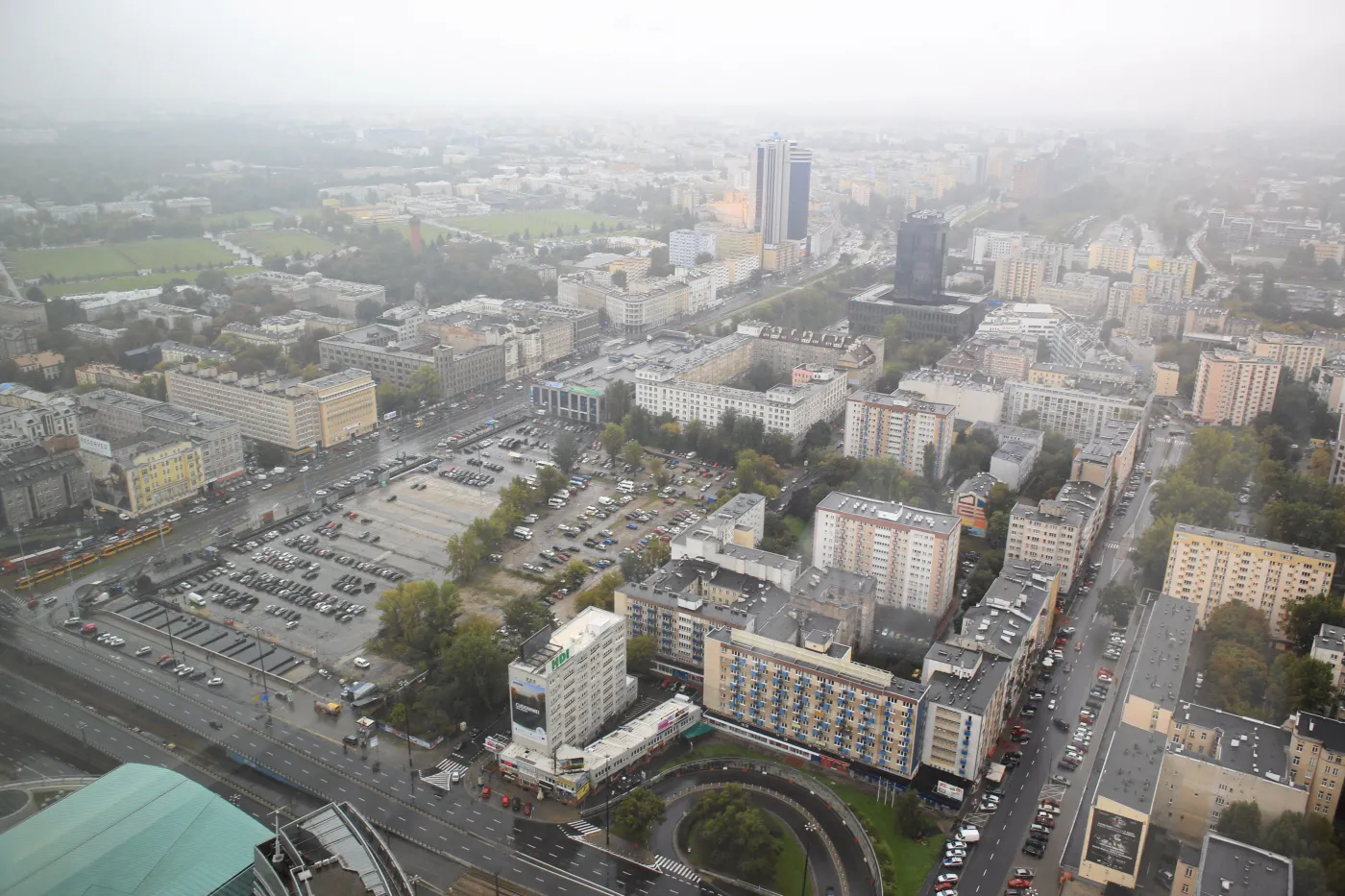 1478928-zlota-44-widok-z-apartamentowca.jpg