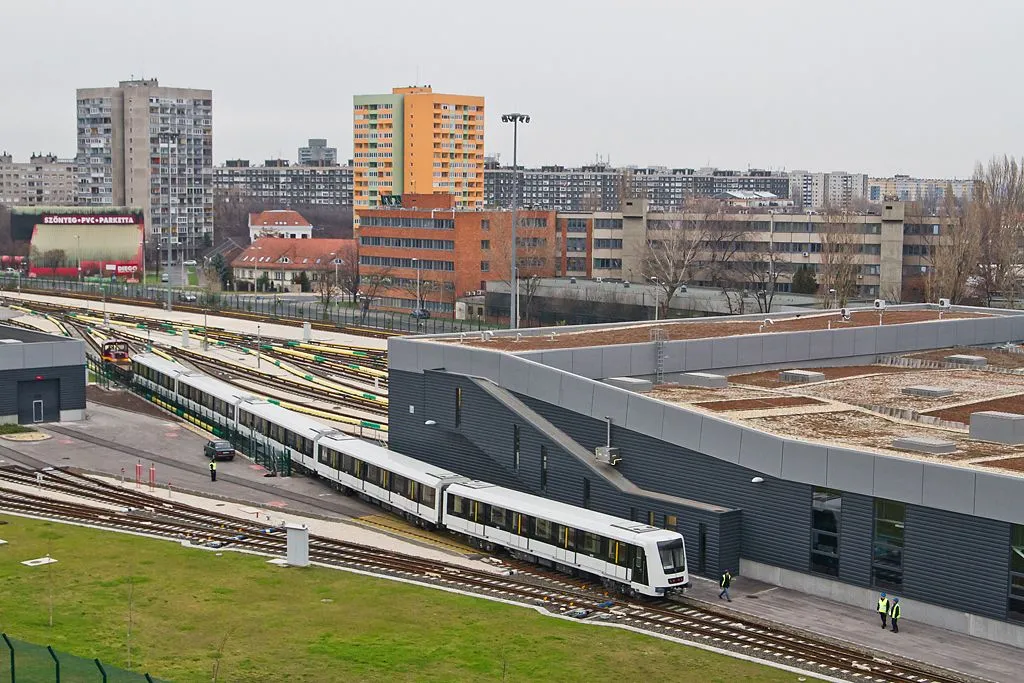 Budapeszt ma IV linię metra. Będą po niej jeździć nowoczesne pociągi z Chorzowa