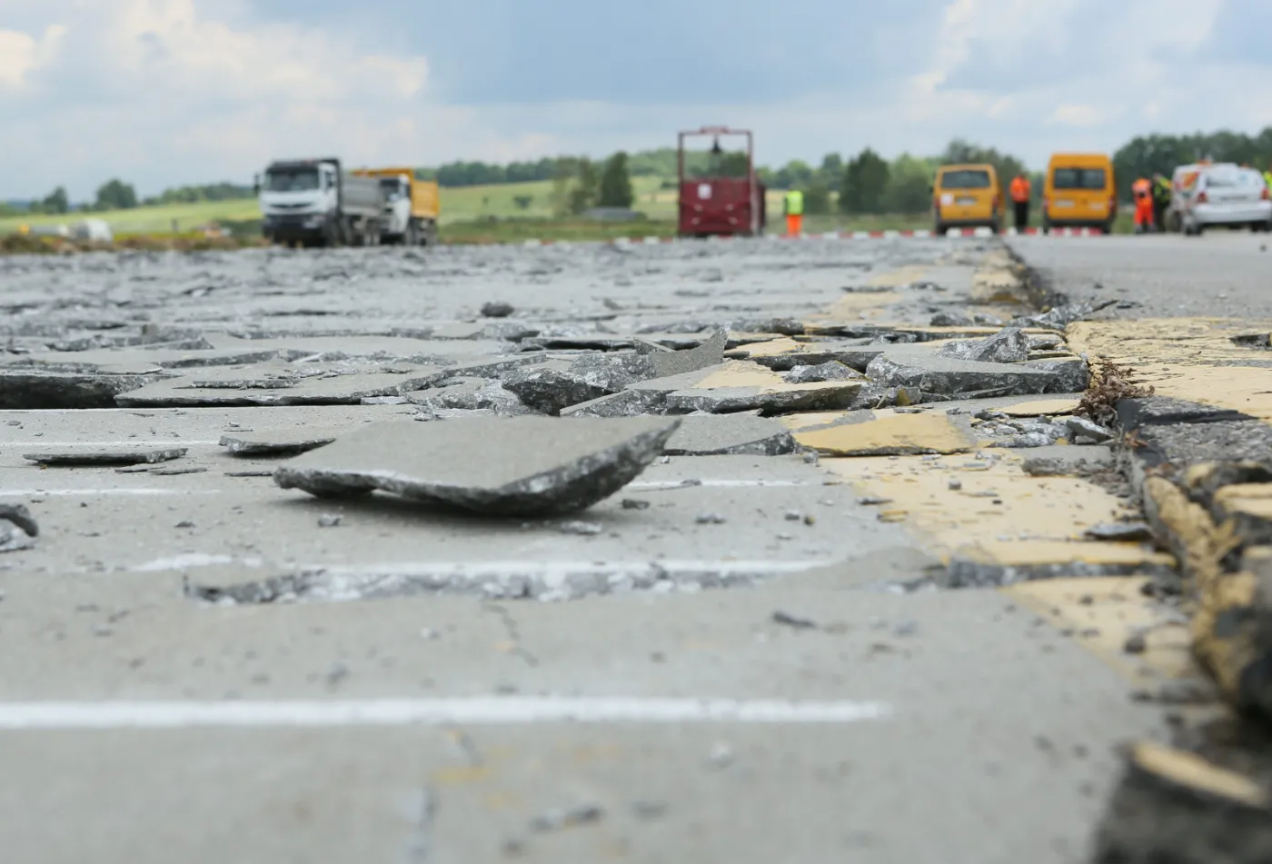 1842176-remontowana-droga-kolowania-na.jpg