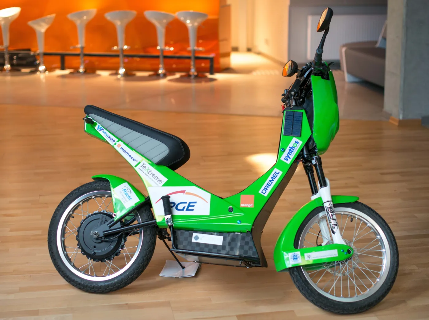 1863875-lem-lekki-motocykl-elektryczny.jpg