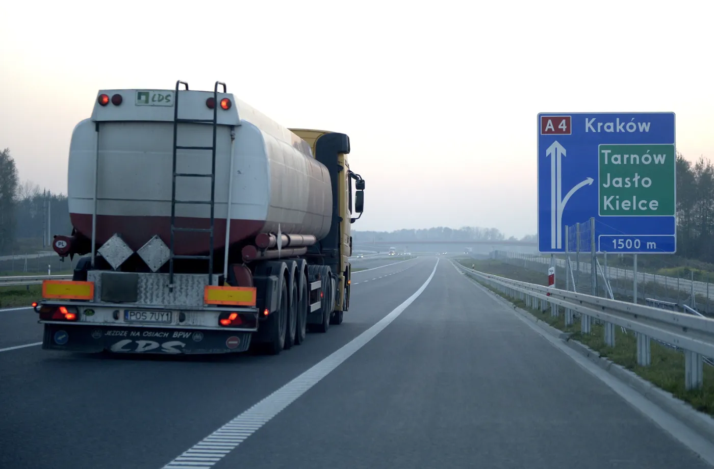 1972756-35-kilometrowy-odcinek-autostrady.jpg