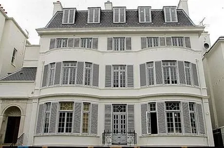 10. 17 Upper Phillimore Gardens, wartość 128 mln dol.