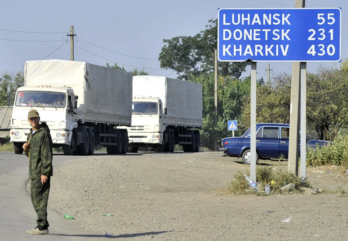 Ukraina: "Trudna" sytuacja życiowa na wschodzie, rosyjskie konwoje z bronią, brak żywności