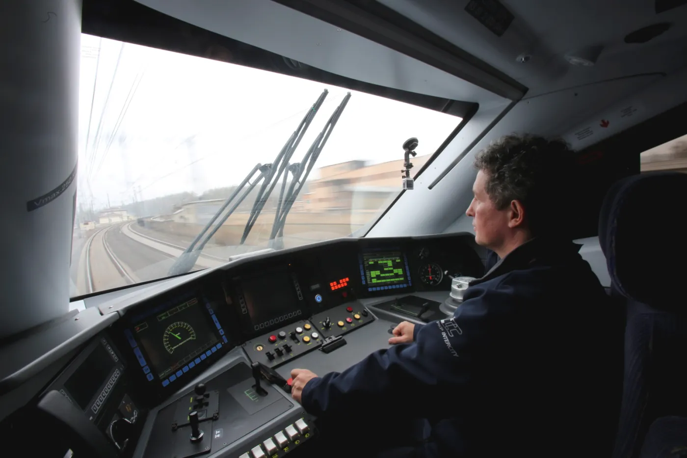 2014022-maszynista-w-pociagu-pendolino.jpg