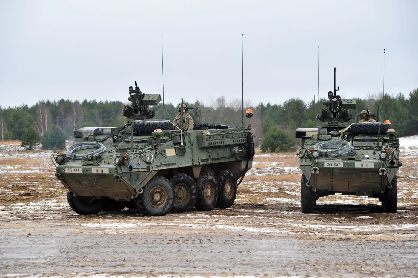 2074966-amerykanskie-wozy-bojowe-stryker.jpg