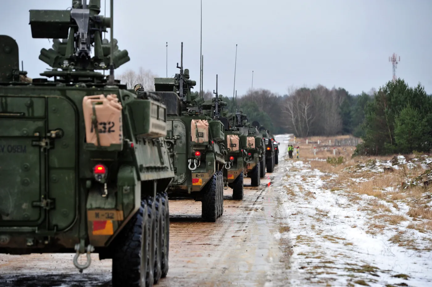 2075030-amerykanskie-wozy-bojowe-stryker.jpg