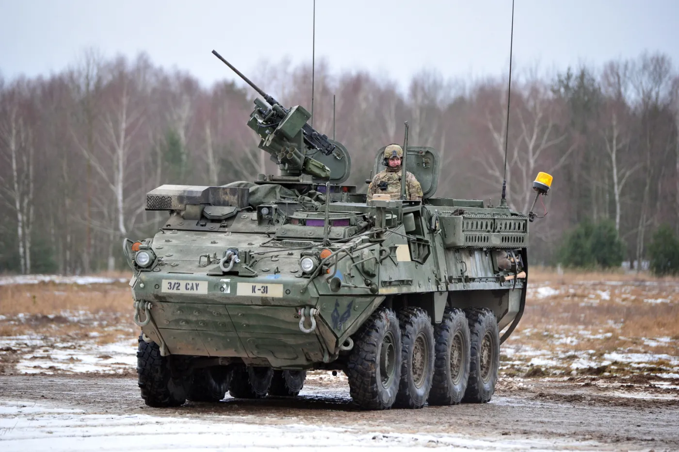 2074870-amerykanski-woz-bojowy-stryker.jpg